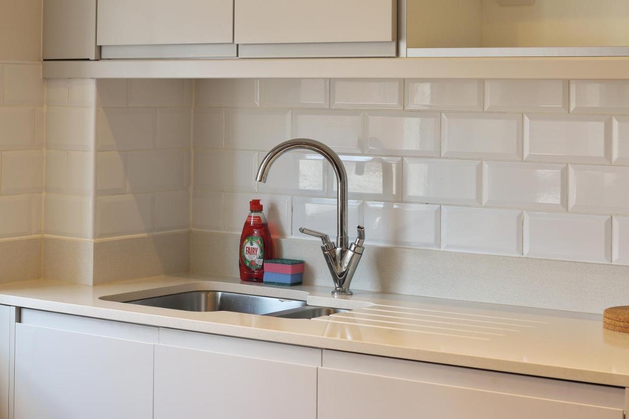 Modern 2-Bed Apartment, Free Parking, City Centre, Netflix & Pet Friendly - Hosted By Stay Host Save Sheffield Luaran gambar