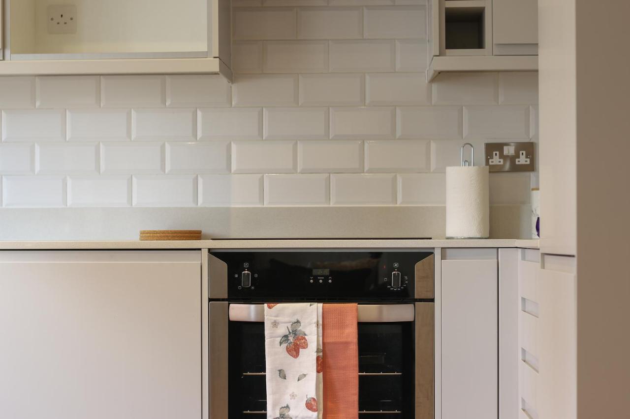 Modern 2-Bed Apartment, Free Parking, City Centre, Netflix & Pet Friendly - Hosted By Stay Host Save Sheffield Luaran gambar