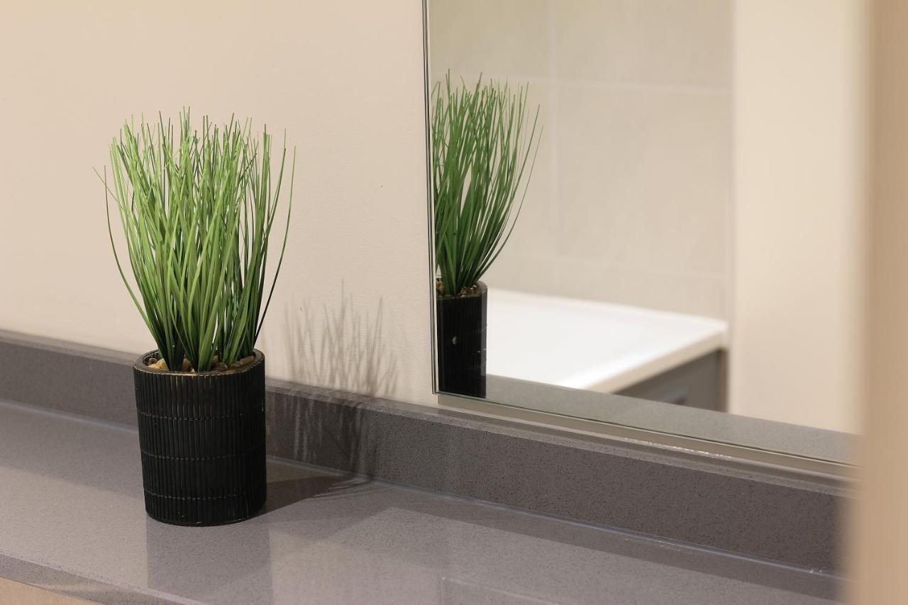 Modern 2-Bed Apartment, Free Parking, City Centre, Netflix & Pet Friendly - Hosted By Stay Host Save Sheffield Luaran gambar